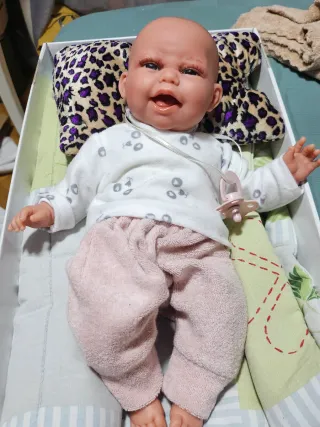 Muñeca nueva en caja