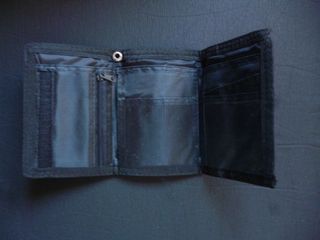 Cartera Negra con Hoja Marihuana Verde