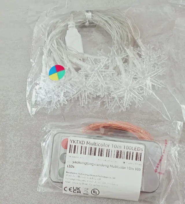 Confezione di luci natalizie in carta e plastica