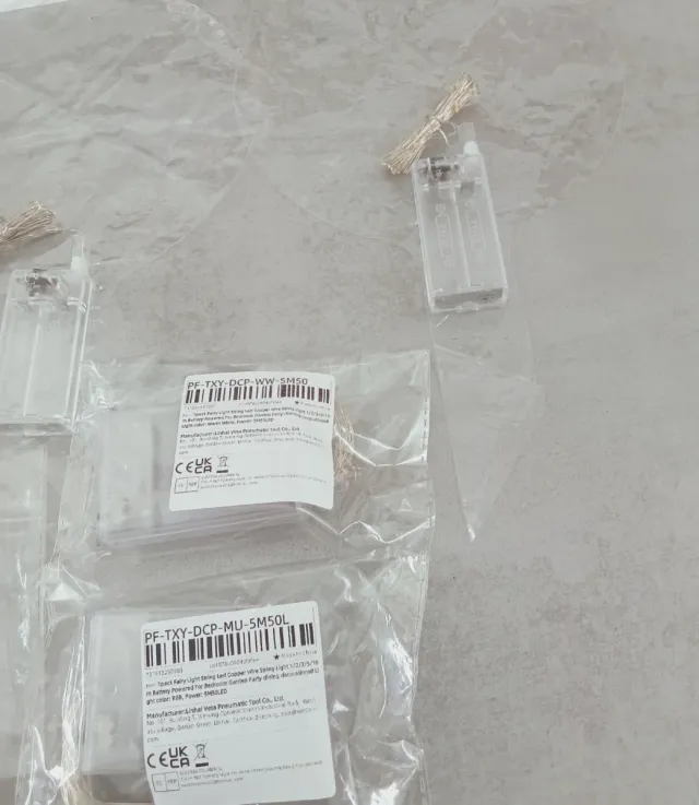 Confezione di luci natalizie in carta e plastica