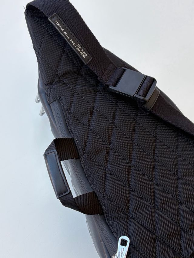 Riñonera Lacoste Negra