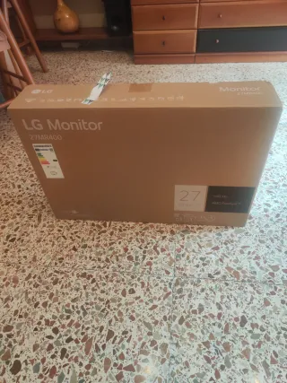 Monitor LG Negro. 27 Pulgadas.