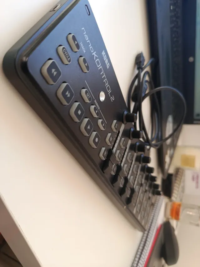 Korg nanoKONTROL 2 Controlador MIDI