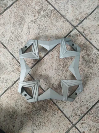 Embellecedor de subwoofer gris