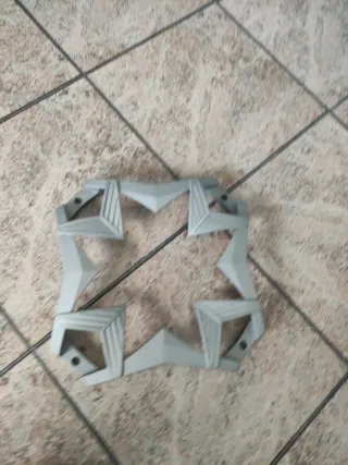 Embellecedor de subwoofer gris