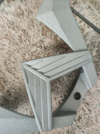 Embellecedor de subwoofer gris