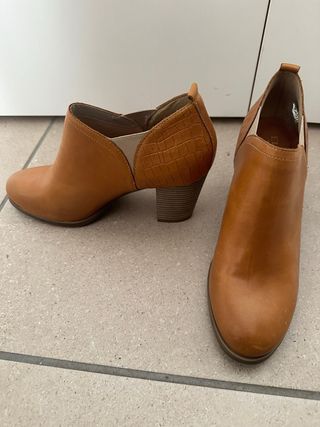 Stivaletti donna in cuoio