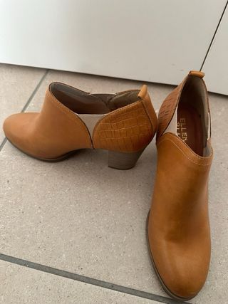 Stivaletti donna in cuoio