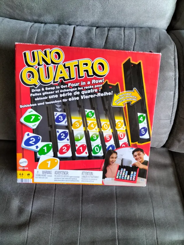 UNO Quatro Juego de Mesa