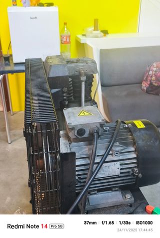 Compresor Cevik Pro 300Ledidas 110*50*92 peso 103g