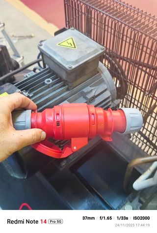 Compresor Cevik Pro 300Ledidas 110*50*92 peso 103g