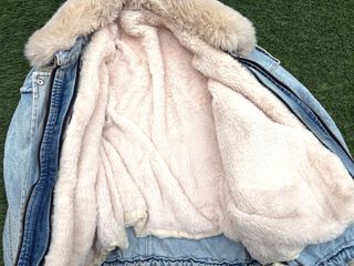 Chaqueta vaquera con pelo desmontable. nueva