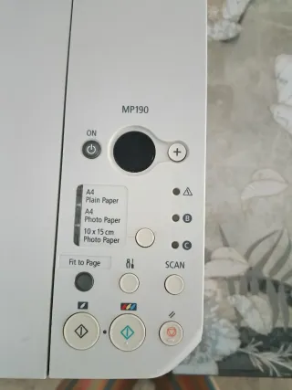 Impresora Canon Blanca y Negra