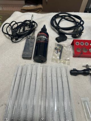 Kit de Tatuaje: Máquinas y Fuente