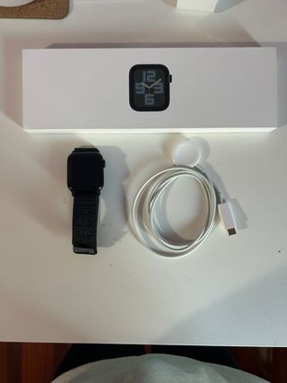 Apple Watch SE (Gen 2) 40mm Midnight Aluminium