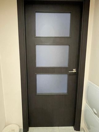 Puertas interiores madera oscura