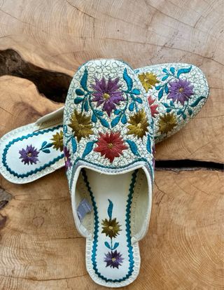 Zapatillas Zara Home flores bordadas sin estrenar