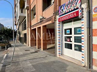 Local comercial en venta en Azpilagaña en Pamplona