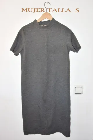 Mono marrón para mujer y vestidos largos y cortos.