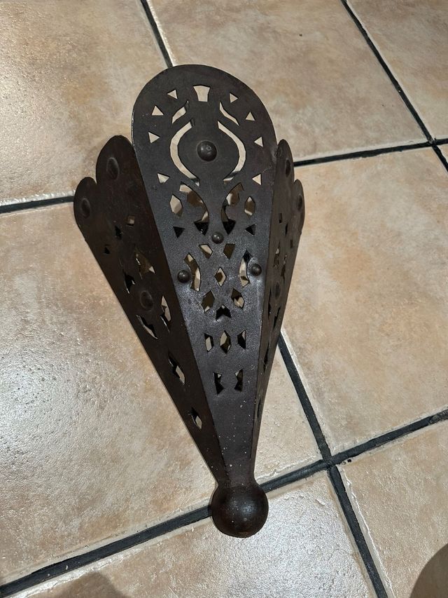 Aplique de pared metálico