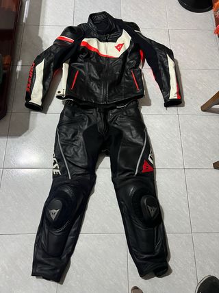 Traje Moto Dainese Cuero Negro/Blanco/Rojo