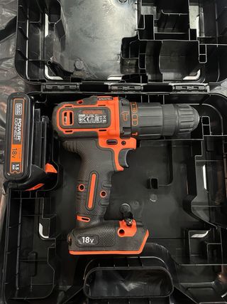 Taladro Percutor Black+Decker 18V