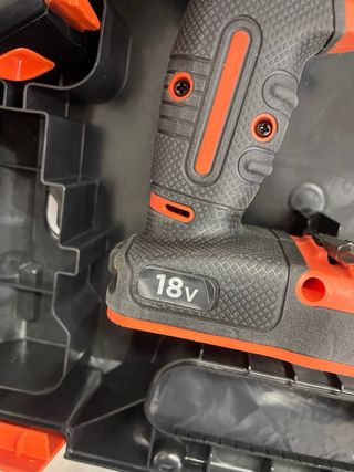 Taladro Percutor Black+Decker 18V