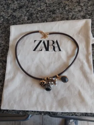 Collar Zara cuero marrón y dorado