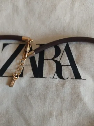 Collar Zara cuero marrón y dorado