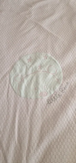 Colcha Rellena cuna Maxicuna + Protector Petit pra