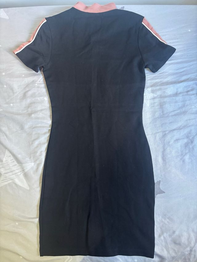 Vestido negro y rosa con cremallera