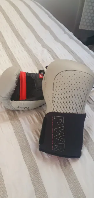 Saco de boxeo de pie + guantes