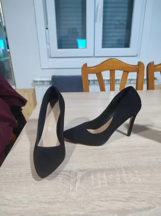 Zapatos de tacón negros talla 39