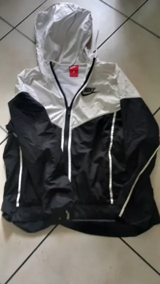 Giacca a vento Nike taglia M