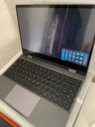 Omiodo Monitor Táctil con Teclado