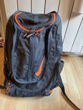 Mochila Nike Negra y Naranja