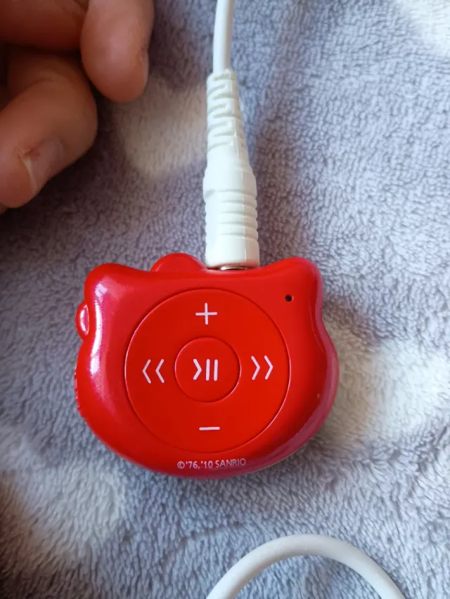 Set Hello Kitty: Cascos, MP3, Altavoz y Bolsa