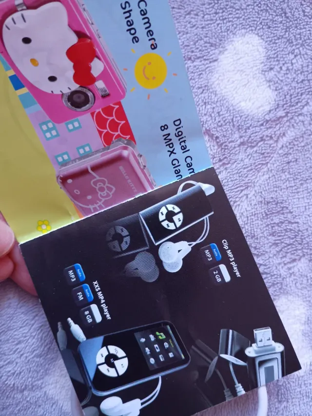 Set Hello Kitty: Cascos, MP3, Altavoz y Bolsa