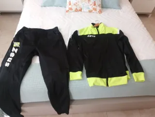 Conjunto deportivo Zeus amarillo y negro
