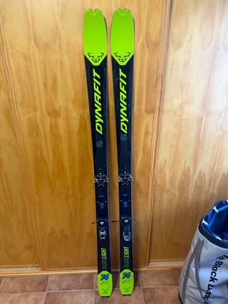 Esquís de travesía Dynafit Blacklight 74