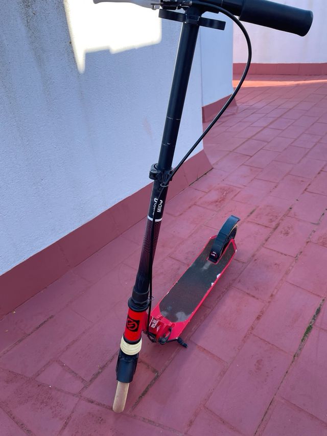 Patinete rojo plegable Oxelo Mid 9