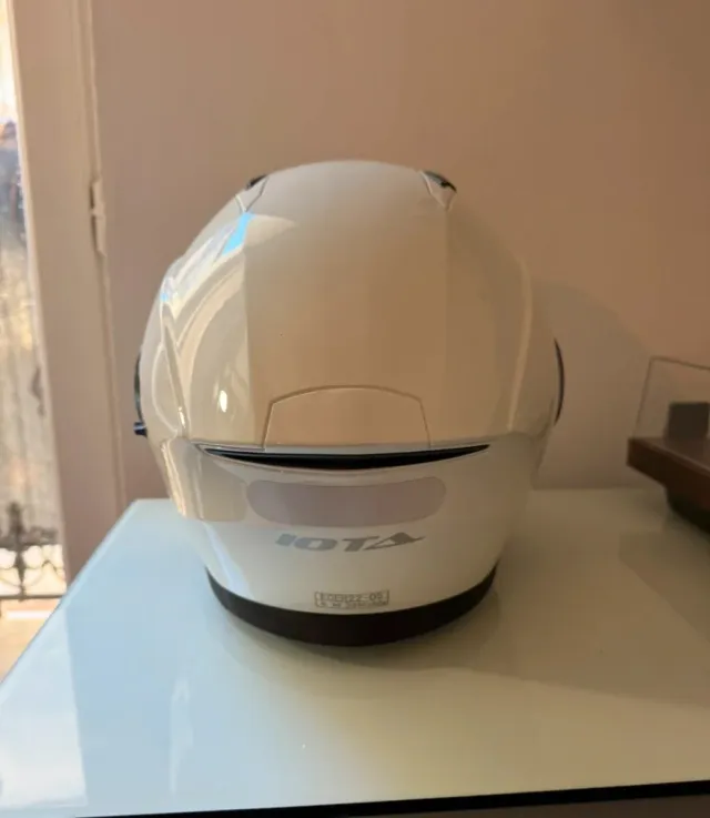 Casco de moto IOTA blanco NUEVO