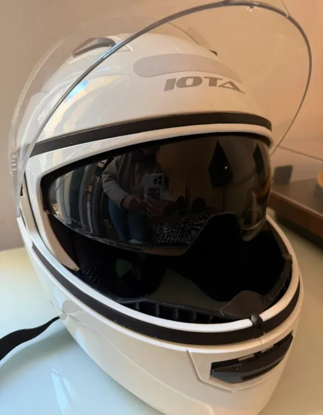 Casco de moto IOTA blanco NUEVO