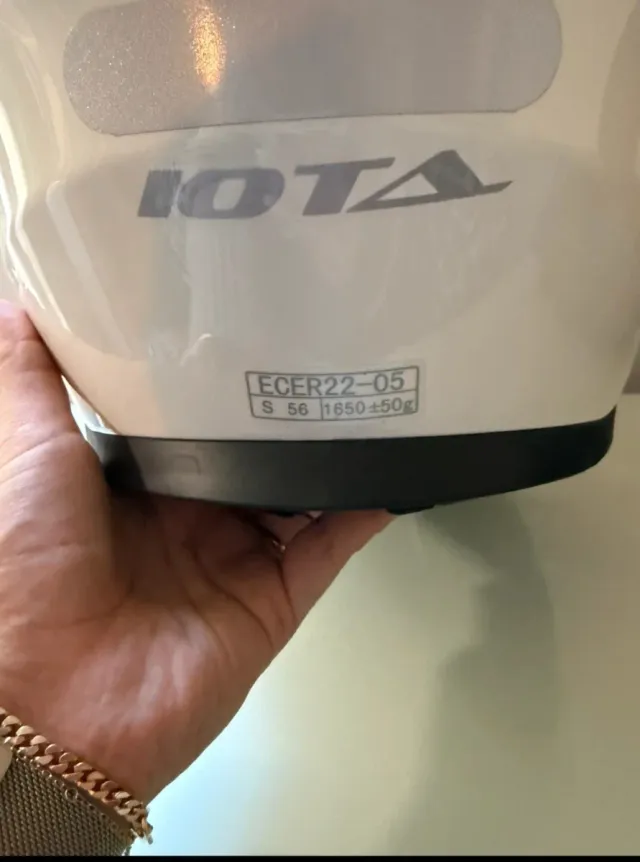 Casco de moto IOTA blanco NUEVO