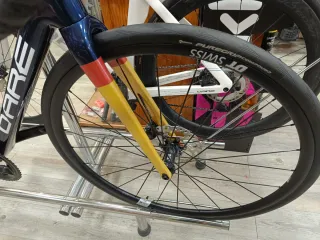 Bicicleta de carretera DARE azul