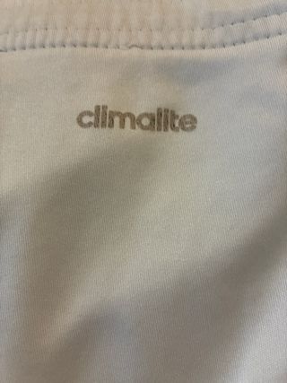 Completo Adidas maglia e pantaloncini rossi