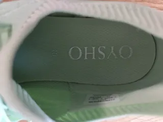 Deportivas verdes muy cómodas