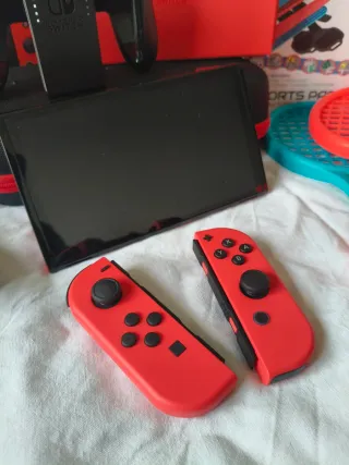 Nintendo Switch + 24 juegos NUEVA!