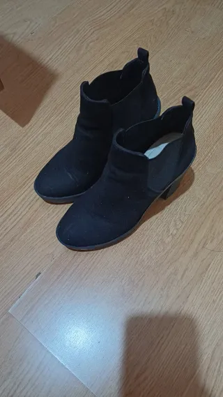 Botines Bershka tacón ancho negros