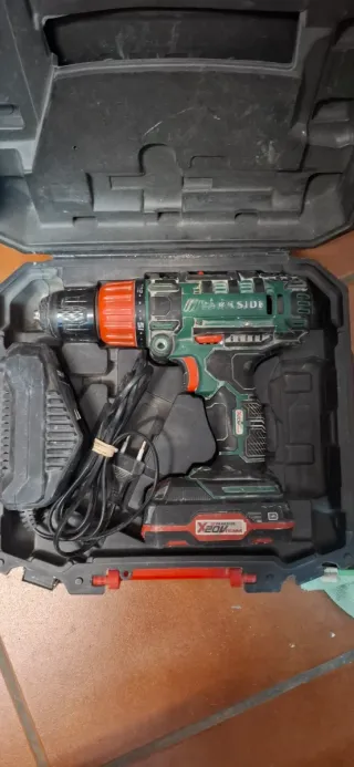 Atornillador taladradora de percusion Parkside